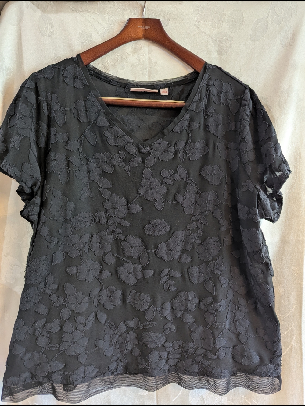 EVRI Black Floral Applique V-Neck Short Sleeve Top